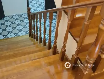 7-комнатный дом, 4.8 соток, 280 м²