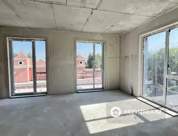 3-комнатная квартира, этаж 3 из 3, 121 м²
