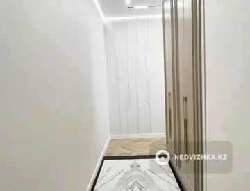 2-комнатная квартира, этаж 16 из 16, 60 м²
