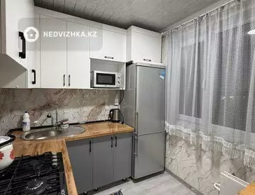 2-комнатная квартира, этаж 3 из 3, 45 м², На длительный срок