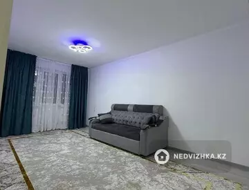 2-комнатная квартира, этаж 3 из 3, 45 м², На длительный срок
