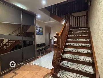 6-комнатный дом, 8 соток, 281 м²