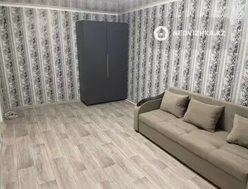 1-комнатная квартира, этаж 3 из 5, 33 м², На длительный срок