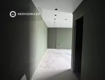 4-комнатная квартира, этаж 15 из 15, 141 м²