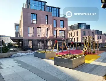 4-комнатная квартира, этаж 2 из 4, 173 м²