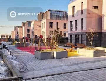 4-комнатная квартира, этаж 2 из 4, 173 м²