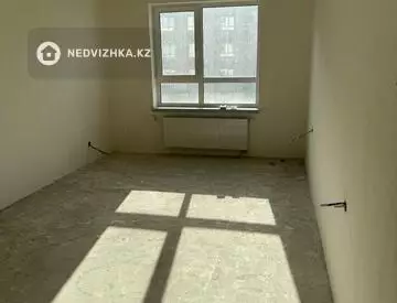 4-комнатная квартира, этаж 8 из 12, 117 м²