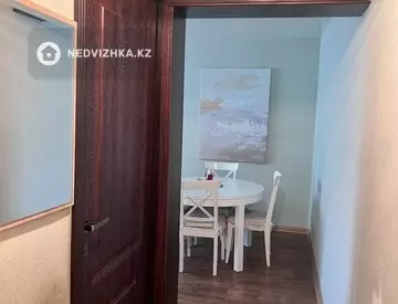 3-комнатная квартира, этаж 3 из 5, 57 м², На длительный срок