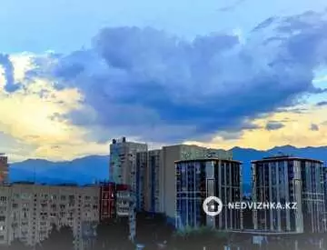 1-комнатная квартира, этаж 9 из 9, 37 м²