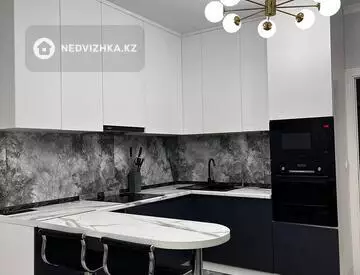 3-комнатная квартира, этаж 3 из 10, 80 м², На длительный срок