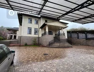 7-комнатный дом, 13.5 соток, 700 м²