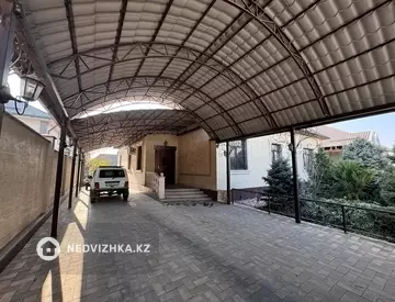 5-комнатный дом, 8 соток, 220 м²