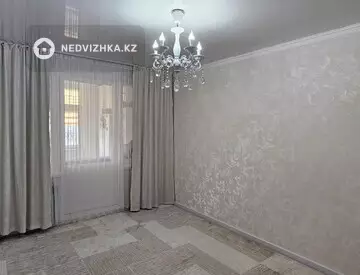 4-комнатная квартира, этаж 5 из 5, 100 м²
