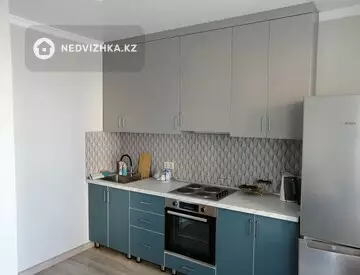 1-комнатная квартира, этаж 3 из 9, 40 м², На длительный срок