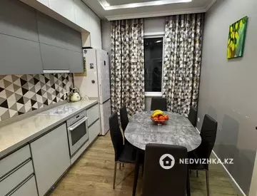 3-комнатная квартира, этаж 7 из 12, 77 м²