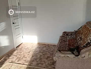 2-комнатная квартира, этаж 4 из 4, 42 м²