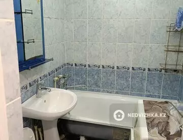 2-комнатная квартира, этаж 4 из 4, 42 м²