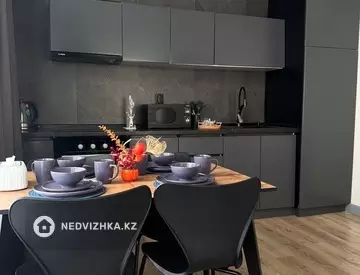 2-комнатная квартира, этаж 7 из 12, 78 м², Посуточно