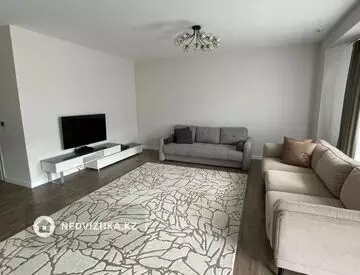 4-комнатная квартира, этаж 4 из 21, 130 м²