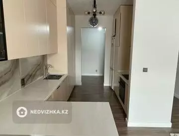 4-комнатная квартира, этаж 4 из 21, 130 м²