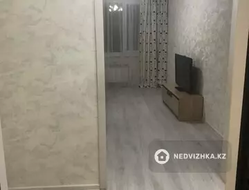 1-комнатная квартира, этаж 3 из 9, 38 м²