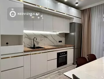 3-комнатная квартира, этаж 1 из 5, 80 м²