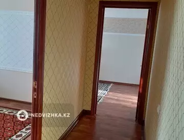 3-комнатная квартира, этаж 4 из 5, 56 м²