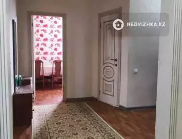 3-комнатная квартира, этаж 8 из 9, 90 м²