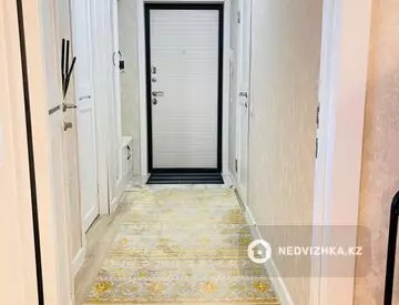 1-комнатная квартира, этаж 8 из 8, 42 м²