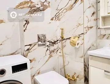 1-комнатная квартира, этаж 8 из 8, 42 м²