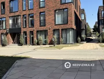 4-комнатная квартира, этаж 3 из 3, 146 м²