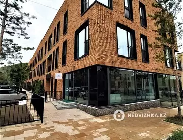 4-комнатная квартира, этаж 3 из 3, 146 м²