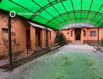 4-комнатный дом, 8 соток, 180 м²