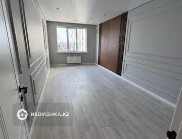 3-комнатная квартира, этаж 5 из 9, 93 м²