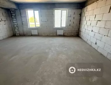 2-комнатная квартира, этаж 3 из 3, 49 м²