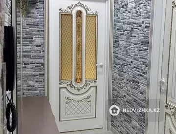 4-комнатная квартира, этаж 2 из 5, 61 м²