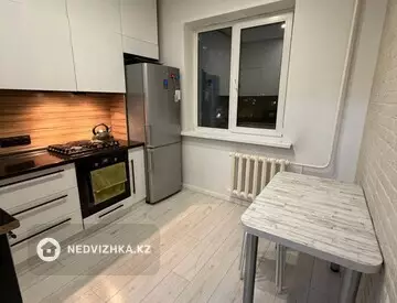 1-комнатная квартира, этаж 4 из 9, 42 м², На длительный срок