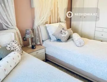 4-комнатная квартира, этаж 8 из 7, 97 м²