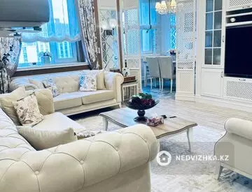 4-комнатная квартира, этаж 8 из 7, 97 м²