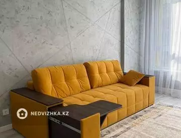 1-комнатная квартира, этаж 4 из 12, 36 м²