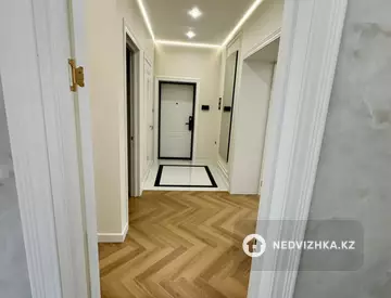 3-комнатная квартира, этаж 7 из 12, 90 м²