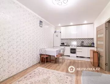 2-комнатная квартира, этаж 1 из 9, 38 м²