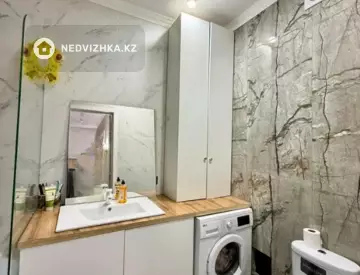 2-комнатная квартира, этаж 3 из 12, 38 м²