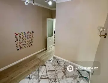 2-комнатная квартира, этаж 3 из 12, 38 м²