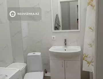 1-комнатная квартира, этаж 4 из 12, 38 м²