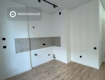 1-комнатная квартира, этаж 3 из 18, 40 м²