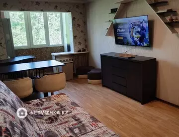 3-комнатная квартира, этаж 4 из 4, 58 м², На длительный срок