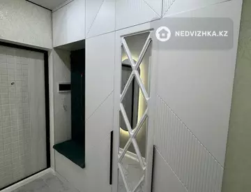 3-комнатная квартира, этаж 4 из 10, 70 м²