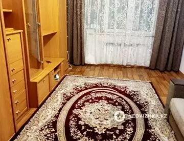 2-комнатная квартира, этаж 3 из 4, 54 м², На длительный срок