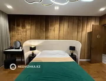 2-комнатная квартира, этаж 10 из 18, 70 м², Посуточно